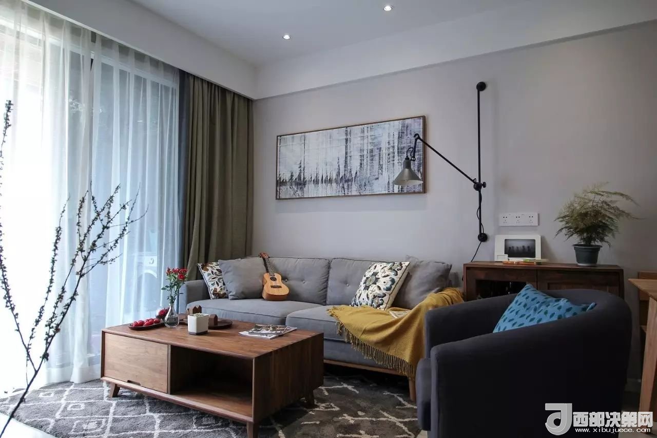 沙發(fā)背景墻選對(duì)裝飾畫，才能美了整個(gè)客廳空間！