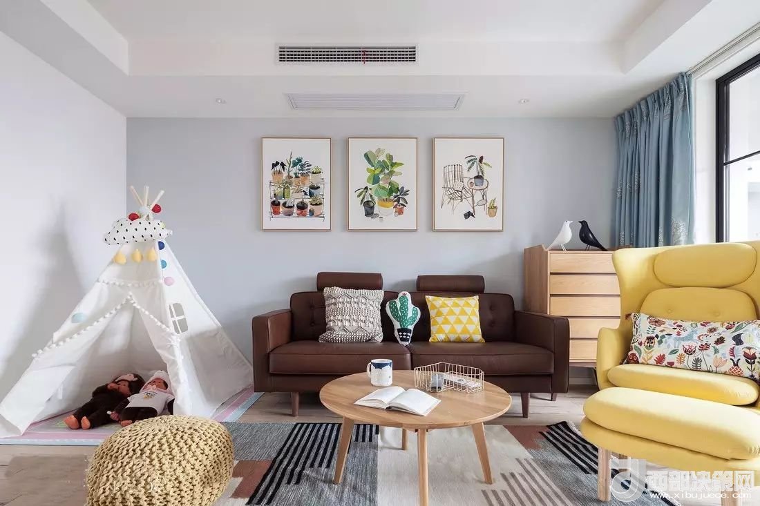 沙發(fā)背景墻選對(duì)裝飾畫，才能美了整個(gè)客廳空間！