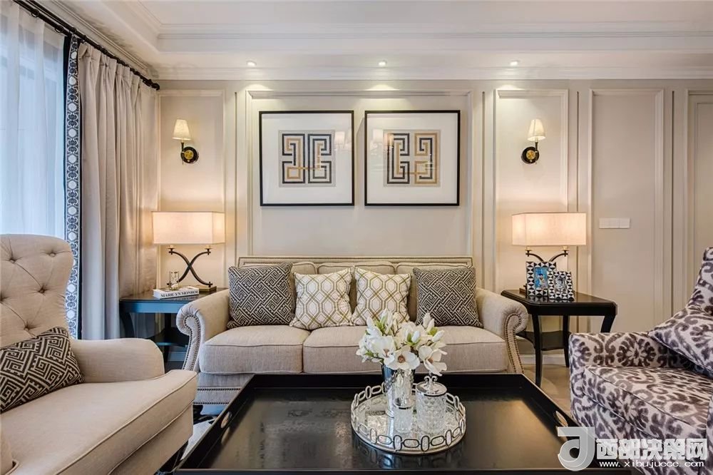 沙發(fā)背景墻選對(duì)裝飾畫，才能美了整個(gè)客廳空間！