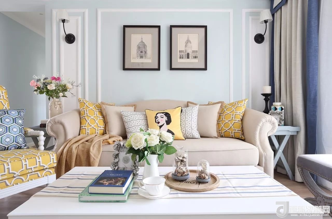 沙發(fā)背景墻選對(duì)裝飾畫，才能美了整個(gè)客廳空間！