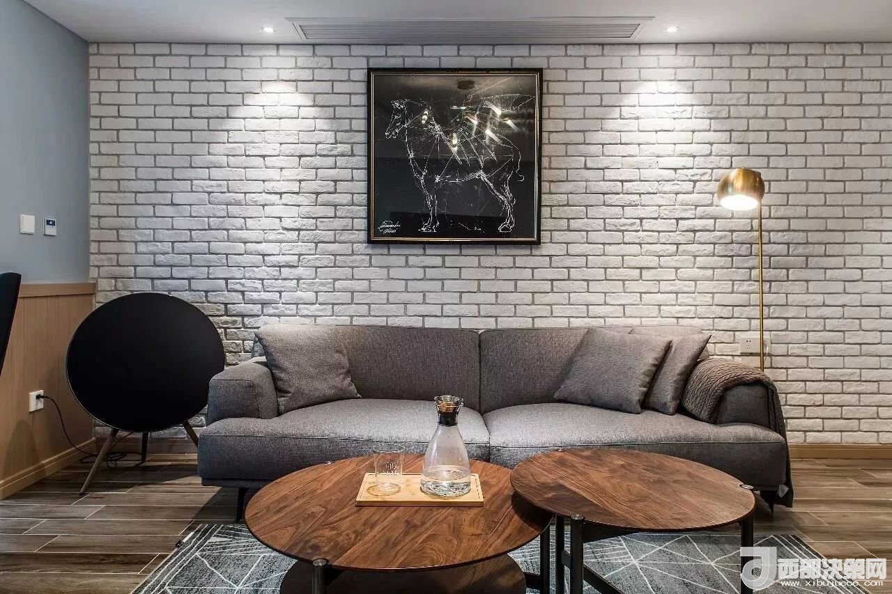 沙發(fā)背景墻選對(duì)裝飾畫，才能美了整個(gè)客廳空間！