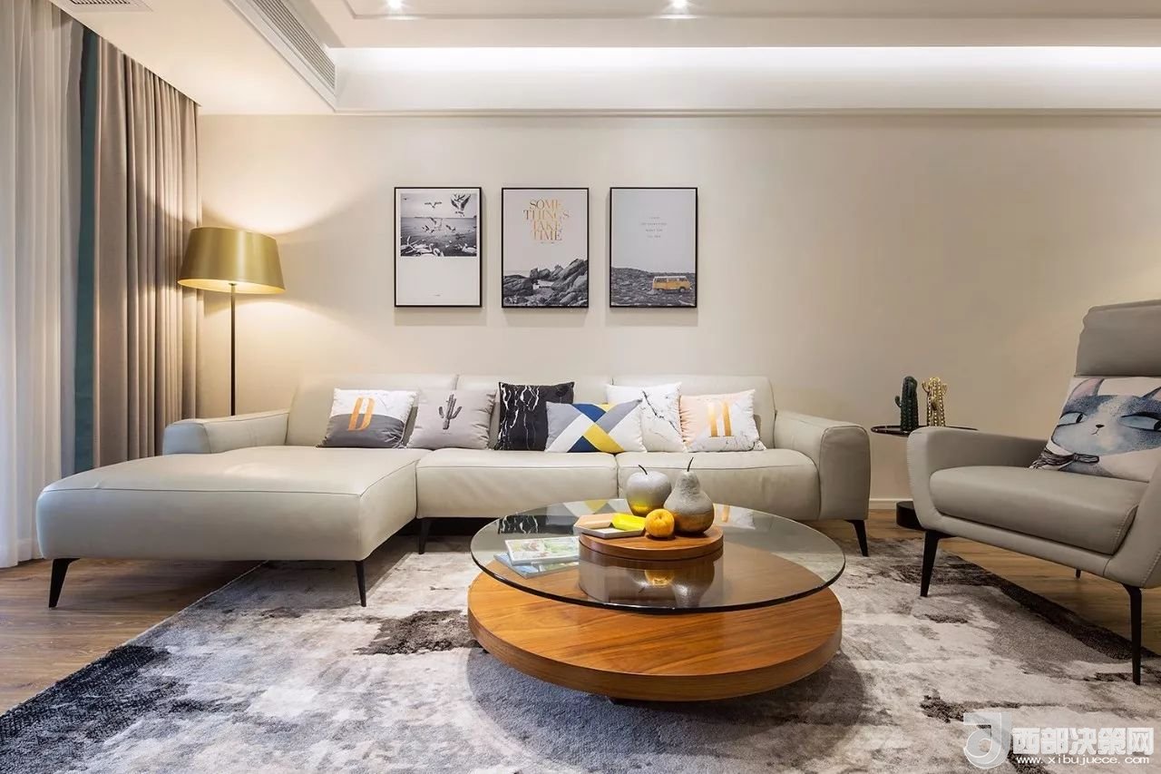 沙發(fā)背景墻選對(duì)裝飾畫，才能美了整個(gè)客廳空間！