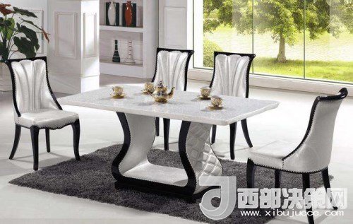 喜歡白色餐桌 但椅子該如何搭配？