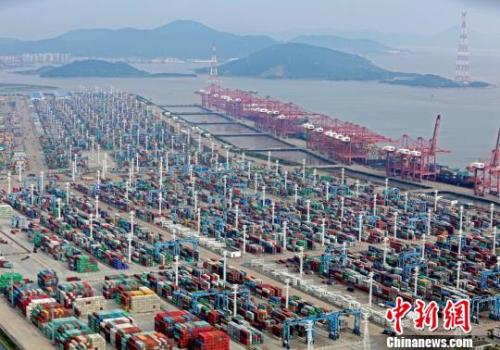 浙江寧波舟山港。　章勇濤 攝