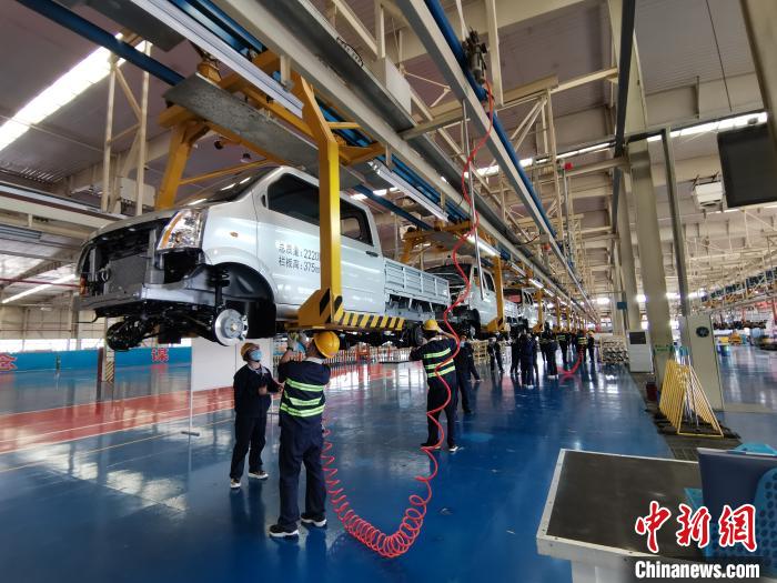 4月初，成功汽車全面復(fù)工復(fù)產(chǎn)。尤其是隨著疫情得到控制，該公司的生產(chǎn)力度也不斷加大?！「唢w 攝