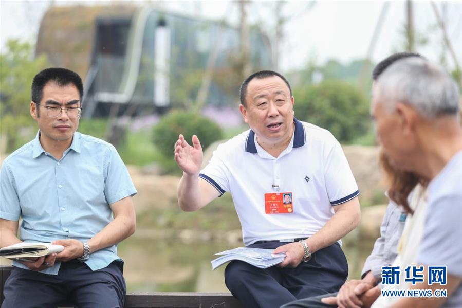 （新華全媒頭條·兩會精神看落實·圖文互動）（2）整體謀劃、系統(tǒng)升級、全面提升——落實全國兩會精神織牢織密公共衛(wèi)生防護網(wǎng)