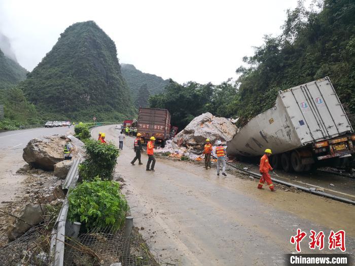 事故現(xiàn)場(chǎng)。　黃鵬 攝