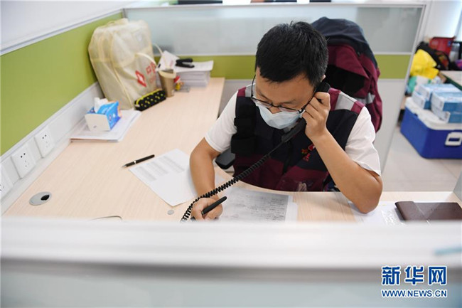 （新華全媒頭條·圖文互動(dòng)）（2）首都再戰(zhàn)“疫”，難忘40天——寫在北京應(yīng)急響應(yīng)級(jí)別降級(jí)之際