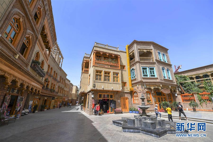 （新華全媒頭條·圖文互動(dòng)）（10）旗引天山南北　譜寫(xiě)發(fā)展新篇——以習(xí)近平同志為核心的黨中央關(guān)心新疆工作紀(jì)實(shí) 