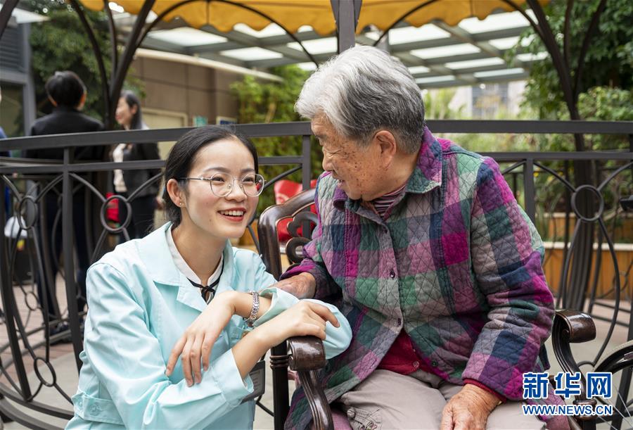 (新華全媒頭條·五中全會(huì)精神在基層·圖文互動(dòng))(3)奮發(fā)新青年 逐夢(mèng)新征程——各地青年學(xué)習(xí)貫徹落實(shí)五中全會(huì)精神觀察