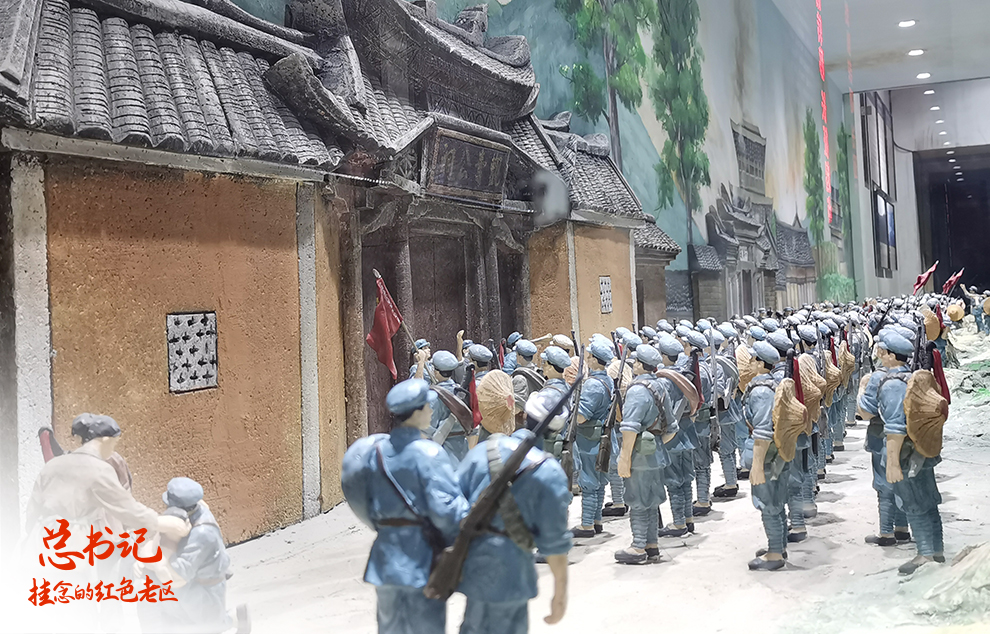 這是在福建省長汀縣中復(fù)村拍攝的紅軍長征出發(fā)動(dòng)員會(huì)微型雕塑（2021年4月27日攝）。