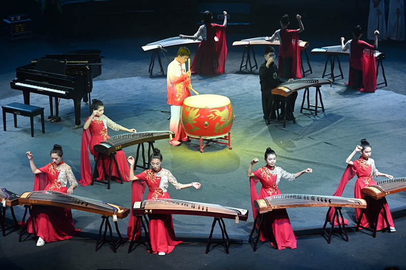 2024年1月21日，廣州，“第二屆粵港澳大灣區(qū)青少年音樂周”頒獎(jiǎng)典禮在融創(chuàng)廣州大劇院舉行。